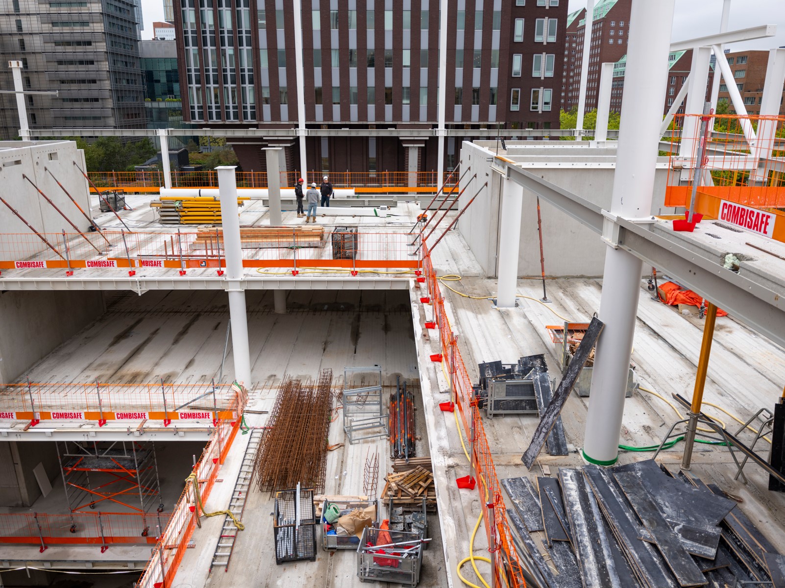 Bouwfase staalconstructie foto 4