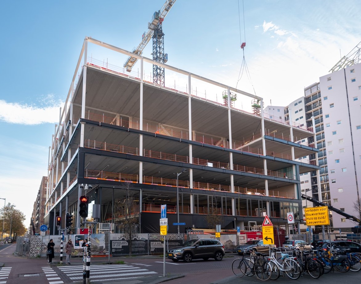 Bouwfase bijna hoogste punt foto 1