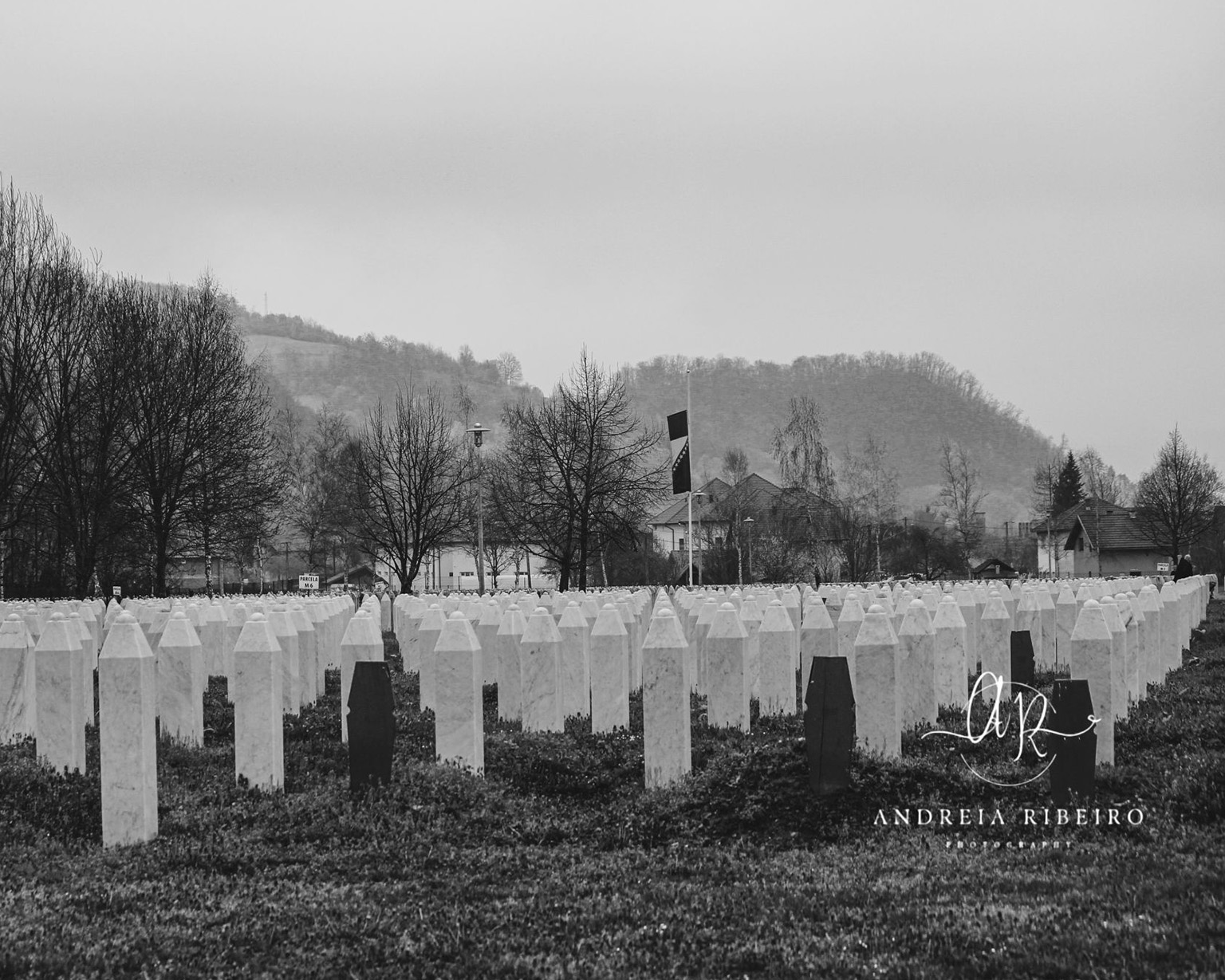 De herdenkingsplaats in Sredrenica in Bosnië tijdens de studiereis van Ad Sociaal Werk