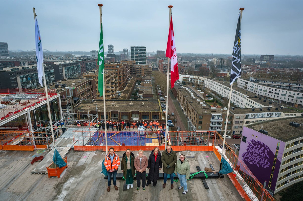 Hoogste punt Laan op Zuid, vlaggen